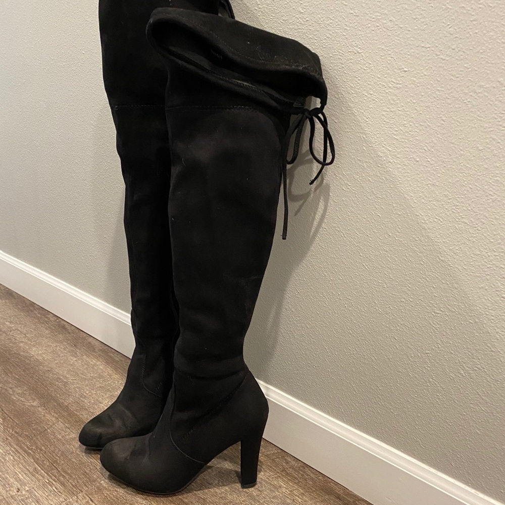 Black Vivian Over the knee boots